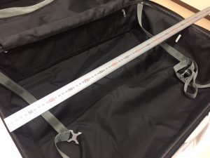 measuring of suitcase